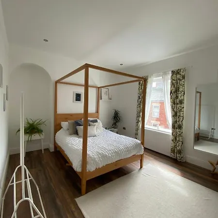 Luxury Spacious Renovated Townhouse Grantham Exterior photo