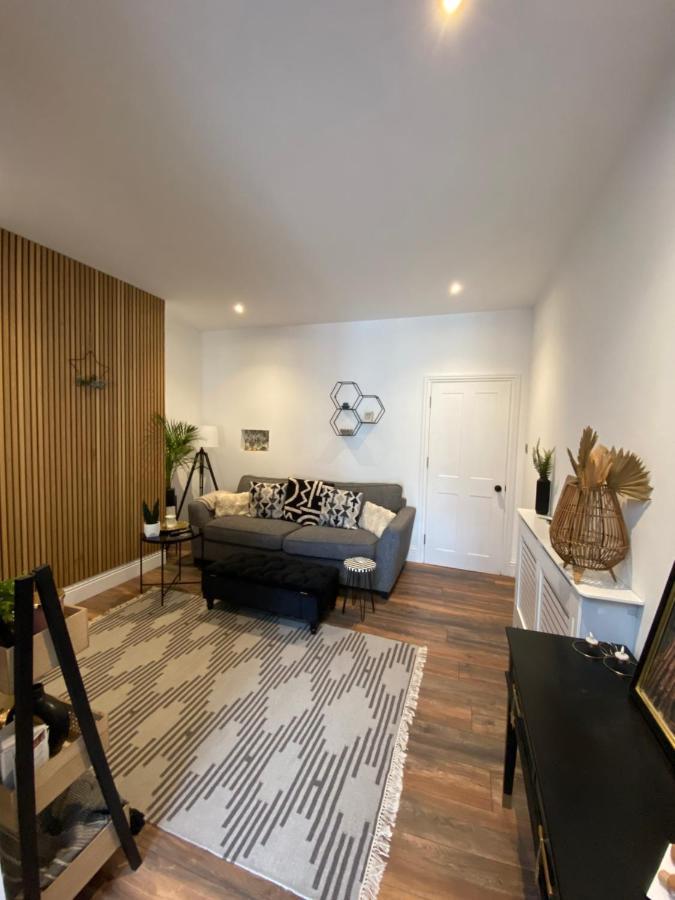 Holiday home Luxury Spacious Renovated Townhouse *
