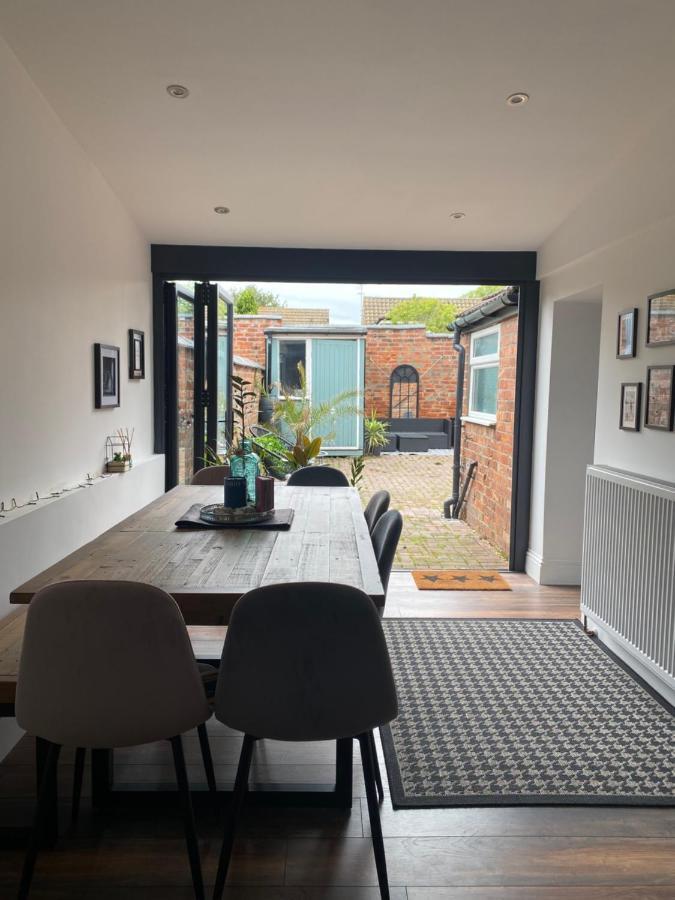 Luxury Spacious Renovated Townhouse Grantham