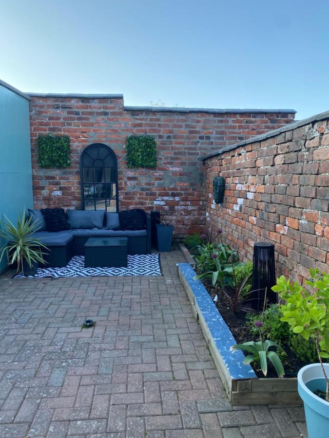 Luxury Spacious Renovated Townhouse